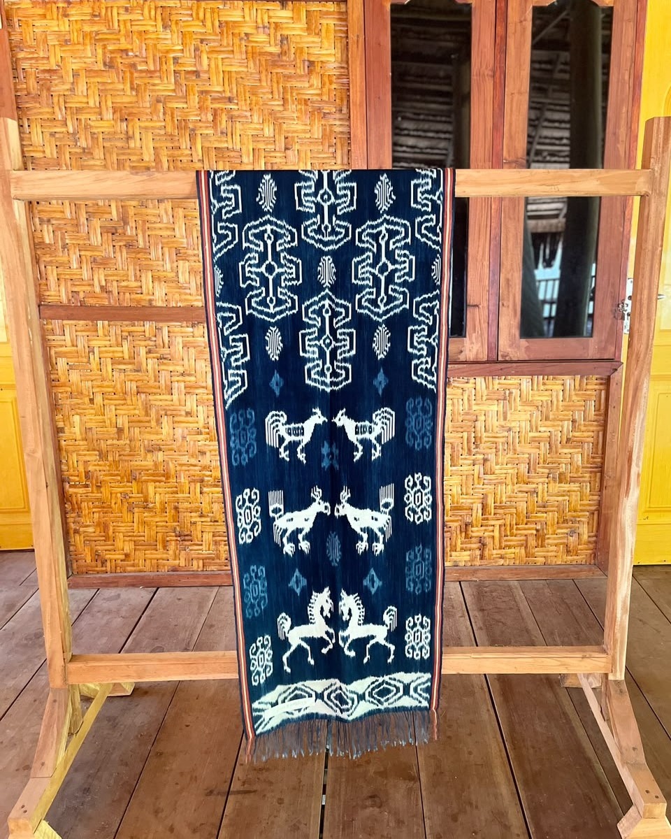 Kain Kawuru Motif Habak & Kuda