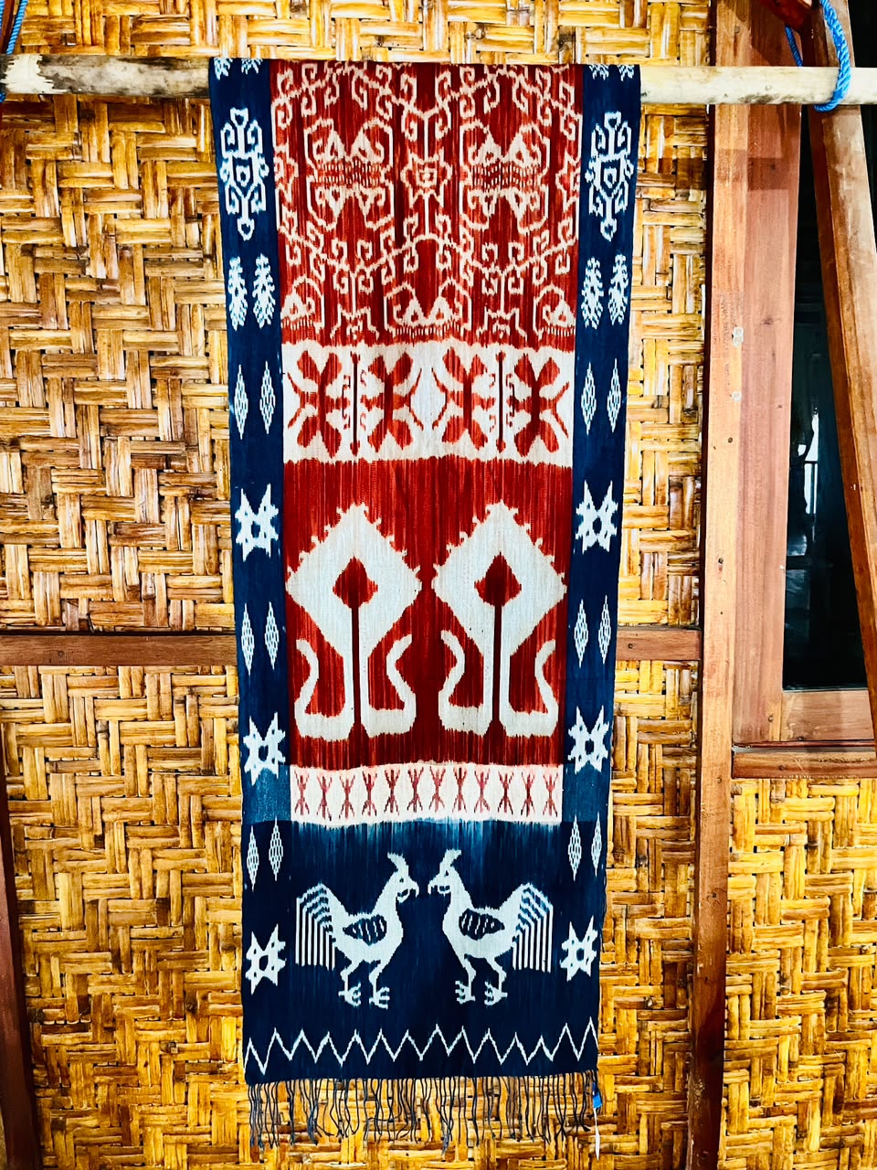 Kain Kombinasi Motif Mamuli & Ayam